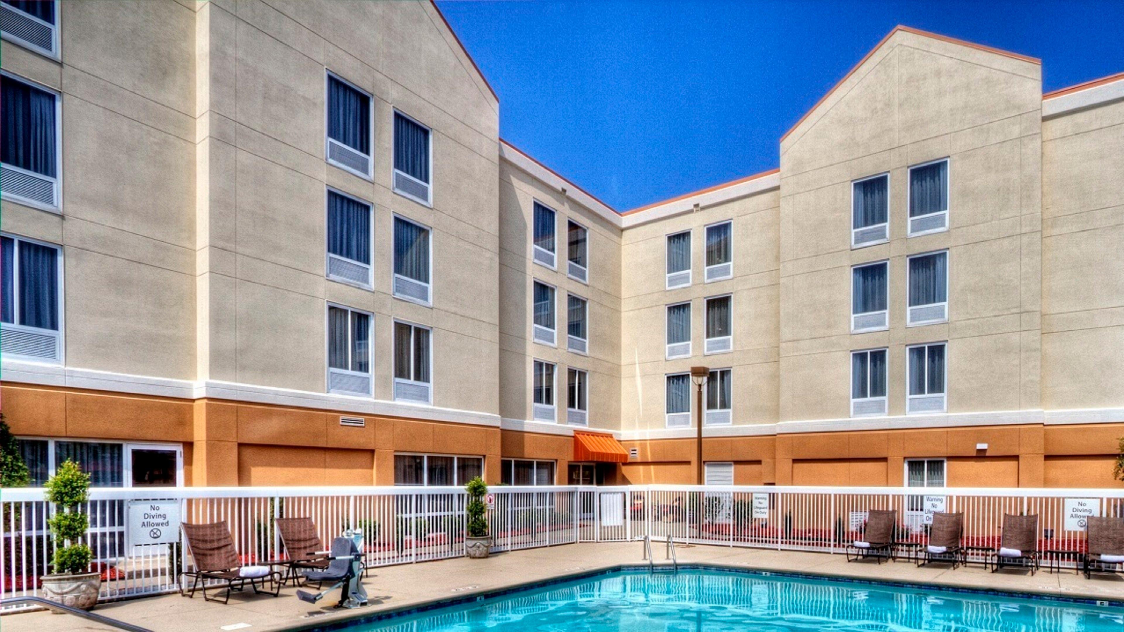 Holiday Inn Express Greenville By Ihg Esterno foto